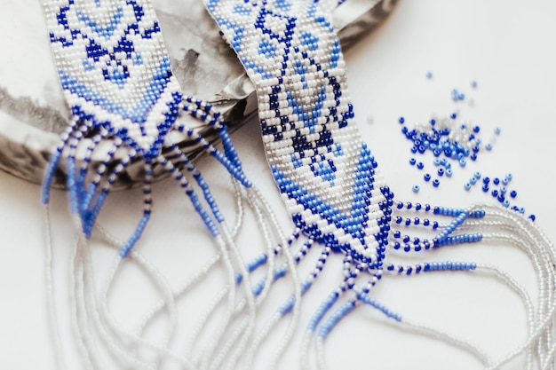 haft ludowy na płótnie